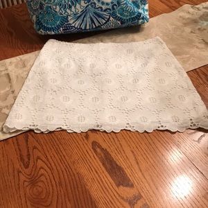 Lily Pulitzer white scalloped edge skirt. Like new